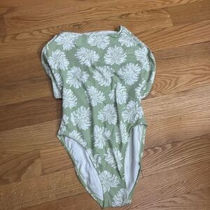 Carve Designs Women’s One Piece Swimsuit Green